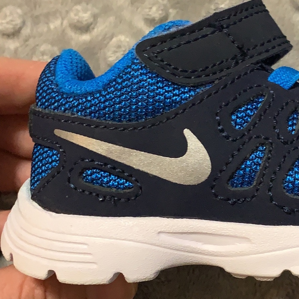 Nike’s - Picture 2 of 3